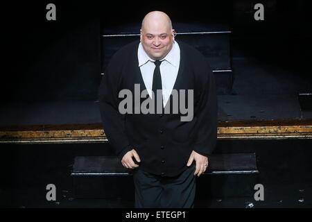 Premiere für Jennifer Nettles und Carly Hughes in Broadway musical Chicago im Ambassador Theatre - Vorhang.  Mitwirkende: Raymond Bokhour Where: New York, New York, Vereinigte Staaten von Amerika bei: Kredit-4. Februar 2015: Joseph Marzullo/WENN.com Stockfoto