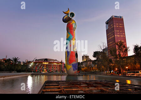 Joan Miró Park. "Dona ich Ocell" Skulptur von Joan Miró. Escorxador. Barcelona. Stockfoto