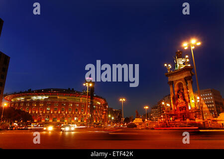 D ' Espanya Platz. Brunnen. Einkaufszentrum Arenas. Barcelona. Stockfoto