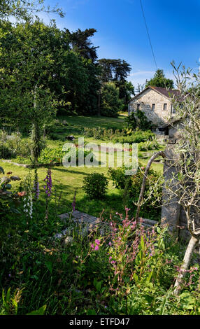 Das privat geführte Priory Bay Hotel ist ein architektonisches Vermächtnis von mehr als 700 Jahren. Es ist an der Ostküste der Isle Of Wight. Stockfoto