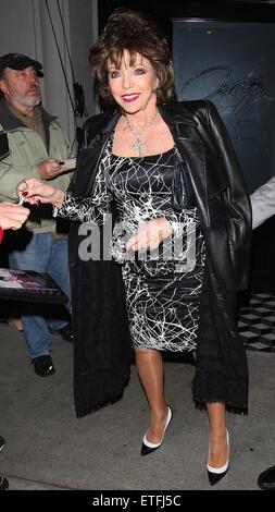 Joan Collins verlässt Craigs Restaurant West Hollywood mit: Joan Collins wo: Los Angeles, California, Vereinigte Staaten von Amerika bei: 9. Februar 2015 Credit: WENN.com Stockfoto