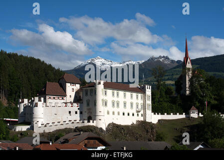 Kirche und Schloss Ehrenburg, Kiens, Puster Tal, Südtirol, Italien, Europa Stockfoto