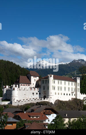 Kirche und Schloss Ehrenburg, Kiens, Puster Tal, Südtirol, Italien, Europa Stockfoto