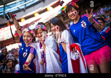 Vancouver, Kanada. 12. Juni 2015. Japan Fans während der Eröffnung Runde Spiel zwischen Japan und Kamerun von der FIFA Frauen WM Kanada 2015 im BC Place Stadium. Japan gewann das Spiel 2: 1. Bildnachweis: Matt Jacques/Alamy Live-Nachrichten Stockfoto