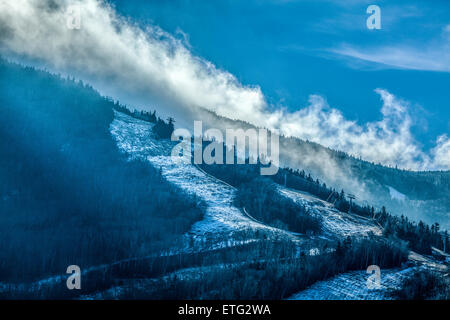 Am frühen Morgen bei Cannon Mountain Ski Area in White Mountain National Forest in New Hampshire, USA. Stockfoto