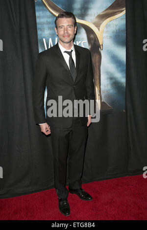 Prominente besuchen 2015 Westküste Writers Guild Awards Zeremonie im Hyatt Regency Century Plaza.  Mitwirkende: Scott Foley Where: Los Angeles, California, Vereinigte Staaten von Amerika bei: Kredit-14. Februar 2015: Brian To/WENN.com Stockfoto