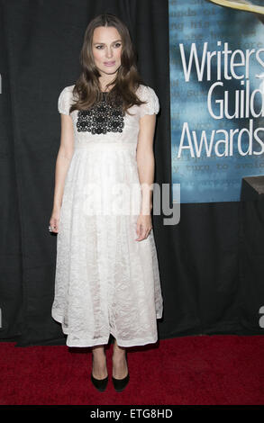 Prominente besuchen 2015 Westküste Writers Guild Awards Zeremonie im Hyatt Regency Century Plaza.  Mitwirkende: Keira Knightley wo: Los Angeles, California, Vereinigte Staaten von Amerika bei: Kredit-14. Februar 2015: Brian To/WENN.com Stockfoto