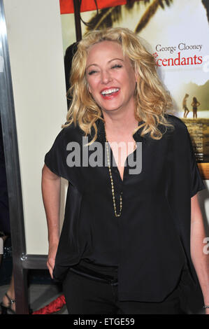 BEVERLY HILLS, CA - 15. November 2011: Virginia Madsen auf der Los Angeles-Premiere von "The Descendants" im Samuel Goldwyn Theatre in Beverly Hills. 15. November 2011 Beverly Hills, CA Stockfoto