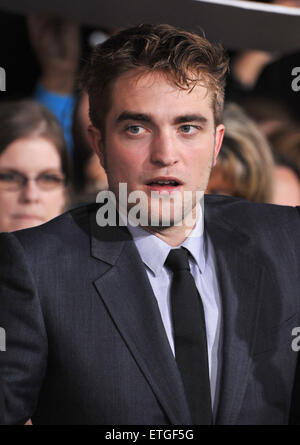 LOS ANGELES, CA - 14. November 2011: Robert Pattinson bei der Weltpremiere seines neuen Films "The Twilight Saga: Breaking Dawn - Teil 1: im Nokia Theatre L.A. Live in der Innenstadt von Los Angeles. 14. November 2011 Los Angeles, CA Stockfoto