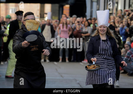 Großen Spitalfields Pancake race wo: London, Vereinigtes Königreich bei: Kredit-17. Februar 2015: Duval/WENN.com Stockfoto