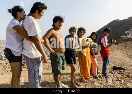 Bewohner der Elendsviertel la balanza de Comas. Lima, Peru. Stockfoto