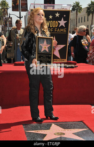 LOS ANGELES, CA - 27. September 2011: Sängerin Melissa Etheridge auf dem Hollywood Boulevard, wo sie mit dem 2,450th Stern auf dem Hollywood Walk of Fame geehrt wurde. 27. September 2011 Los Angeles, CA Stockfoto