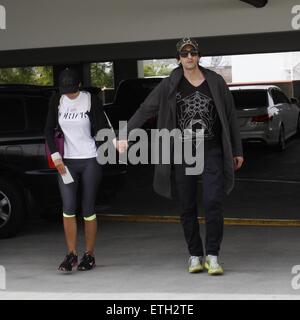 Adrien Brody und Lara Lieto nicht halten ihre Hände sich gegenseitig bei Earthbar Featuring: Adrien Brody, Lara Lieto Where: Los Angeles, California, Vereinigte Staaten von Amerika bei: Kredit-20. Februar 2015: MONEY$HOT/WENN.com Stockfoto