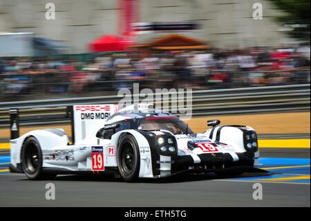 13.06.2015., Frankreich. Endurance-WM. Le Mans 24 Stunden-Rennen. #19 PORSCHE TEAM (DEU) PORSCHE 919 LMP1 HYBRID NICO HÜLKENBERG (DEU) EARL BAMBER (NZL) NICK TANDY (GBR) Stockfoto