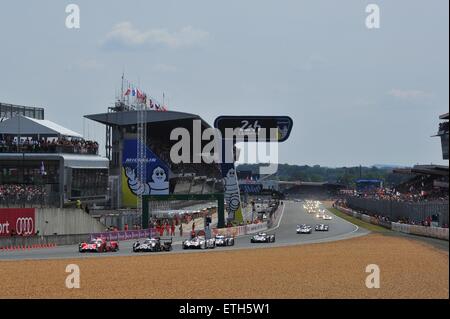 13.06.2015., Frankreich. Endurance-WM. Le Mans 24 Stunden-Rennen. #17 PORSCHE TEAM (DEU) PORSCHE 919 LMP1 HYBRID TIMO BERNHARD (DEU) MARK WEBBER (AUS) BRENDON HARTLEY (NZL) Stockfoto