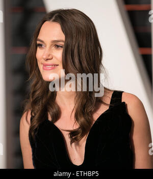 Prominente besuchen 2015 Vanity Fair Oscar Party im Wallis Annenberg Center for the Performing Arts mit Rathaus in Beverly Hills.  Mitwirkende: Keira Knightley wo: Los Angeles, California, Vereinigte Staaten von Amerika bei: Kredit-22. Februar 2015: Brian To/WENN.com Stockfoto