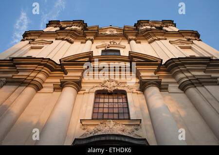 Pauline Church auf dem Felsen in Krakau, Polen, barocke Fassade. Stockfoto