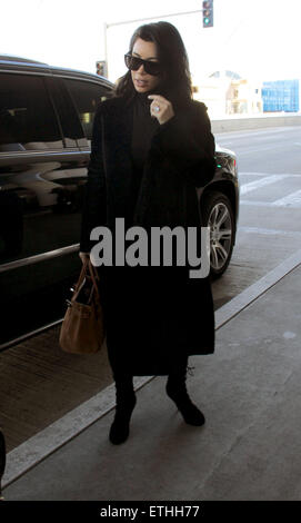 Kim Kardashian kommt am Los Angeles International Airport (LAX) Featuring: Kim Kardashian Where: Los Angeles, California, Vereinigte Staaten von Amerika bei: Kredit-24. Februar 2015: MONEY$HOT/WENN.com Stockfoto