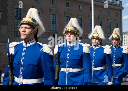 Stockholm, Schweden, 13. Juni 2015. Die Hochzeit von skh Prinz Carl Philip und Prinzessin Sofia, Schweden. Die royal Guards, Schweden. Stockfoto