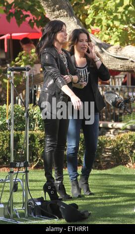 Shannen Doherty und Holly Marie Combs fördern ihre Reality-Show The Grove mit Hollywood: Shannen Doherty, Holly Marie Combs wo: Los Angeles, California, Vereinigte Staaten von Amerika bei: 7. Januar 2015 Credit: WENN.com Stockfoto