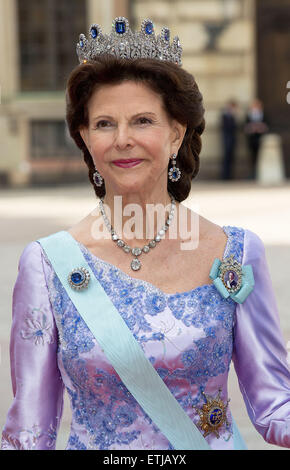 Stockholm, Schweden. 13. Juni 2015. Königin Silvia von Schweden kommt im königlichen Palast anlässlich der Hochzeit von Prinz Carl Philip und Sofia Hellqvist in der Schlosskapelle in Stockholm, Schweden, 13. Juni 2015. © Dpa picture-Alliance/Alamy Live News Bildnachweis: Dpa picture-Alliance/Alamy Live News Stockfoto