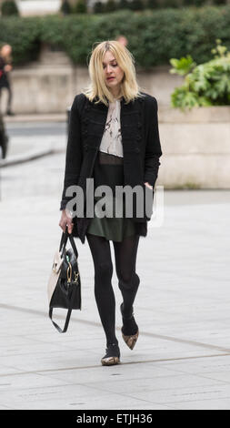 Fearne Cotton Ankunft bei BBC in Portland Place, Live Lounge auf Radio 1 mit host: Fearne Cotton wo: London, Vereinigtes Königreich bei: Kredit-2. März 2015: Mario Mitsis/WENN.com Stockfoto