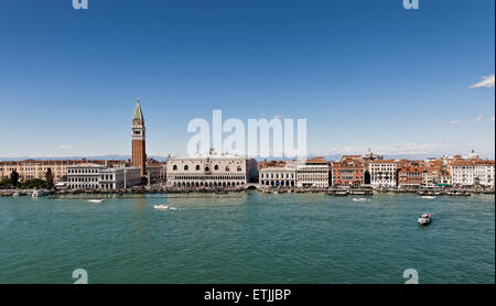 Piazza San Marco und der Dogenpalast in Venedig, Italien. Stockfoto