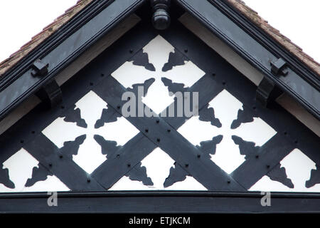 Dekorative Giebelseite des Tudor Haus in Chester, England Stockfoto