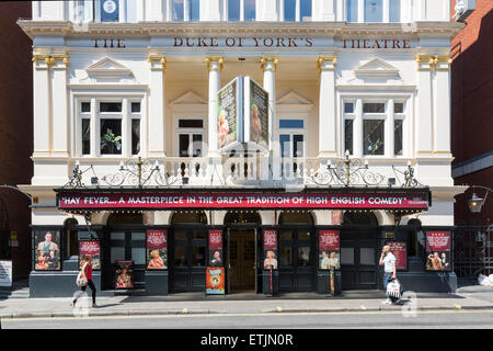 Außenansicht des Duke of York Theatre mit Plakaten für die Show Heuschnupfen, St Martins Lane, Covent Garden, London, England, Vereinigtes Königreich Stockfoto