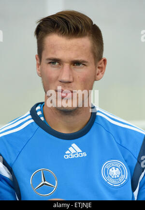 Faro, Portugal. 13. Juni 2015. Deutschlands Erik Durm im Bild während der UEFA EURO 2016 Qualifikation Gruppe D Fußball match Gibraltar gegen Deutschland im Stadion Algarve in Faro, Portugal, 13. Juni 2015. Foto: Arne Dedert/Dpa/Alamy Live-Nachrichten Stockfoto