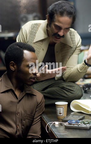 American Gangster ist ein 2007 biographischen US-amerikanischer Film von Ridley Scott produzierte. Die Hauptrollen, Russell Crowe und Denzel Washington.  Dieses Foto ist nur zu redaktionellen Zwecken und unterliegen dem Copyright von der Filmgesellschaft und/oder der Fotograf von dem Film oder der Firma zugeordnet und kann nur durch Veröffentlichungen im Zusammenhang mit der Förderung der oben genannten Film reproduziert werden. Eine obligatorische Gutschrift auf die Filmgesellschaft ist erforderlich. Der Fotograf sollte auch angerechnet werden, wenn bekannt. Stockfoto