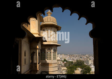 Ansicht von Udaipur aus dem Stadtschloss, Udaipur, Rajasthan, Indien Stockfoto