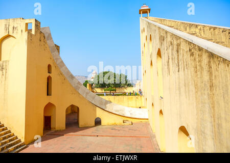 Aussichtsplattform des Vrihat Samrat Yantra (der weltweit größte Sonnenuhr), Jaipur, Indien Stockfoto