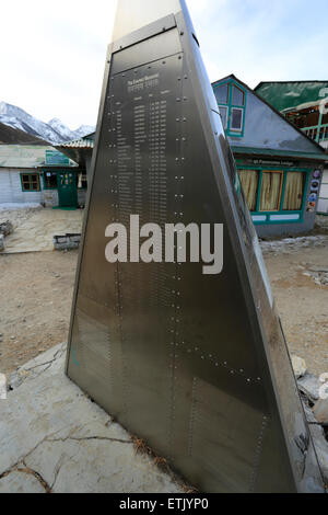 Die Everest-Denkmal, Pheriche Dorf, Everest base camp Trek, UNESCO-Weltkulturerbe, Sagarmatha Nationalpark Solu-Khumbu Stockfoto