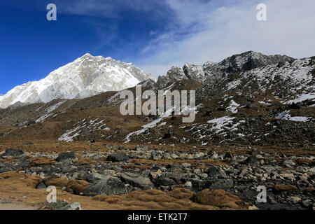 Gipfel des Nuptse Berg (7864 M), Everest base camp Trek, Sagarmatha Nationalpark, UNESCO-Weltkulturerbe, Solu-Khumbu Stockfoto