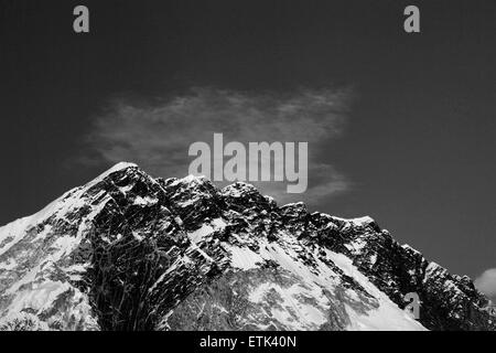 Gipfel des Nuptse Berg (7864 M), Everest base camp Trek, Sagarmatha Nationalpark, UNESCO-Weltkulturerbe, Solu-Khumbu Stockfoto