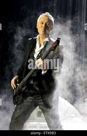 Spandau Ballet, die live im Konzert im SSE Hydro an die SECC-Featuring: Martin Kemp Where: Glasgow, Schottland, Vereinigtes Königreich bei: Kredit-8. März 2015: Peter Kaminski/WENN.com Stockfoto