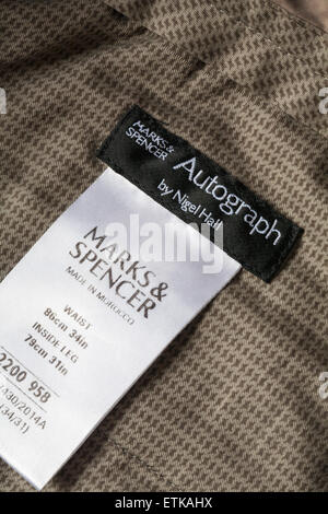 In Marokko - Label in Marks & Spencer Autogramm von Nigel Hall Mans Hose - in Großbritannien Großbritannien Großbritannien Stockfoto