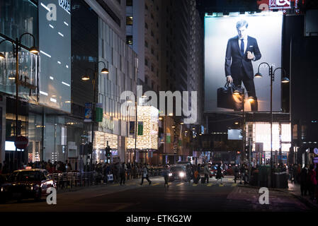 Night shopping in Kowloon, Hongkong. Stockfoto