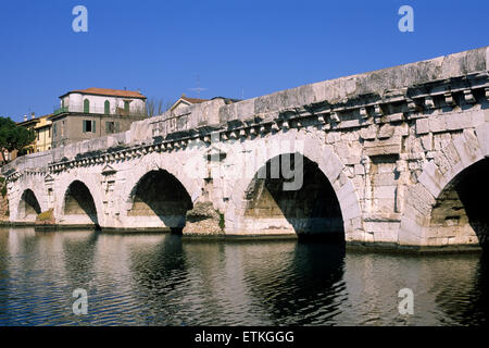 Italien, Emilia Romagna, Rimini, Tiberius römische Brücke Stockfoto