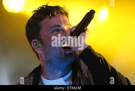 Rostock, Deutschland. 13. Juni 2015. Deutsche Sängerin Marteria startet seine Open-Air-Tour "Zum Glueck in Die Zukunft II" im IGA-Park in Rostock, Deutschland, 13. Juni 2015. Foto: Bernd Wuestneck/Dpa/Alamy Live News Stockfoto