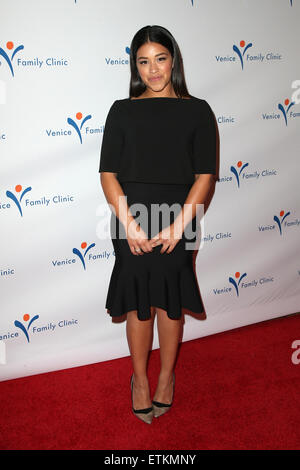 Venedig Familie Klinik 33rd jährlichen Silver Circle Gala im Beverly Wilshire Four Seasons Hotel mit: Gina Rodriguez Where: Los Angeles, California, Vereinigte Staaten von Amerika bei: Kredit-9. März 2015: FayesVision/WENN.com Stockfoto