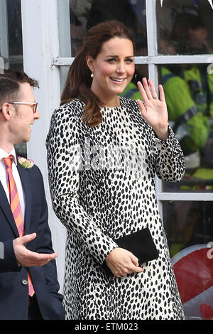 Catherine Duchess of Cambridge gegangen in LabourCatherine Herzogin von Cambridge Besuche Resort Studios Featuring: Catherine Duchess of Cambridge wo: Margate, Großbritannien bei: Kredit-11. März 2015: Lia Toby/WENN.com Stockfoto