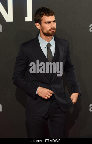 "Aufständischen" Weltpremiere statt im Odeon Leicester Square - Ankünfte Featuring: Theo James Where: London, Vereinigtes Königreich bei: Kredit-11. März 2015: Daniel Deme/WENN.com Stockfoto