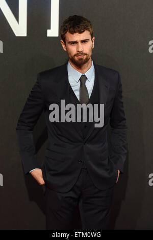 "Aufständischen" Weltpremiere statt im Odeon Leicester Square - Ankünfte Featuring: Theo James Where: London, Vereinigtes Königreich bei: Kredit-11. März 2015: Daniel Deme/WENN.com Stockfoto