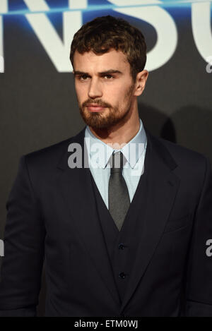 "Aufständischen" Weltpremiere statt im Odeon Leicester Square - Ankünfte Featuring: Theo James Where: London, Vereinigtes Königreich bei: Kredit-11. März 2015: Daniel Deme/WENN.com Stockfoto