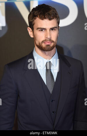 "Aufständischen" Weltpremiere statt im Odeon Leicester Square - Ankünfte Featuring: Theo James Where: London, Vereinigtes Königreich bei: Kredit-11. März 2015: Daniel Deme/WENN.com Stockfoto