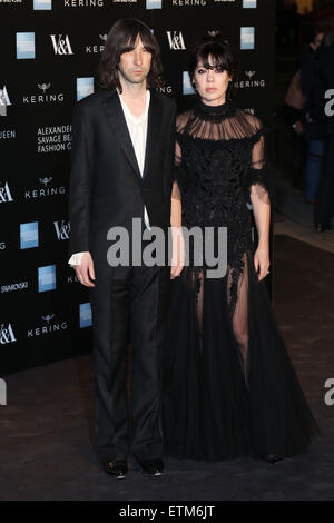 Alexander McQueen: Savage Beauty-Gala-Dinner anlässlich der V & A Museum Featuring: Katy England, Bobby Gillespie Where: London, Vereinigtes Königreich bei: Kredit-12. März 2015: Lia Toby/WENN.com Stockfoto