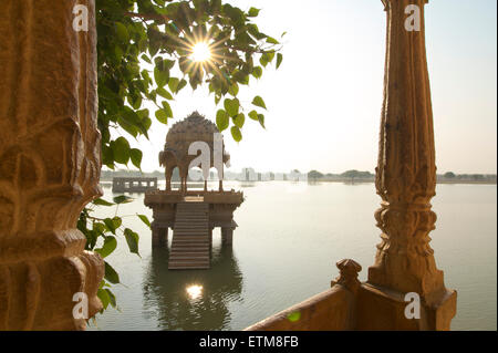 Gadi Sagar, Gadisar See, Jaisalmer, Rajasthan, Indien Stockfoto