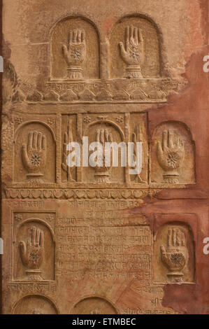 Rajput Frauen Sati Handabdrücke außerhalb Junagarh Fort, Bikaner, Rajasthan, Indien Stockfoto